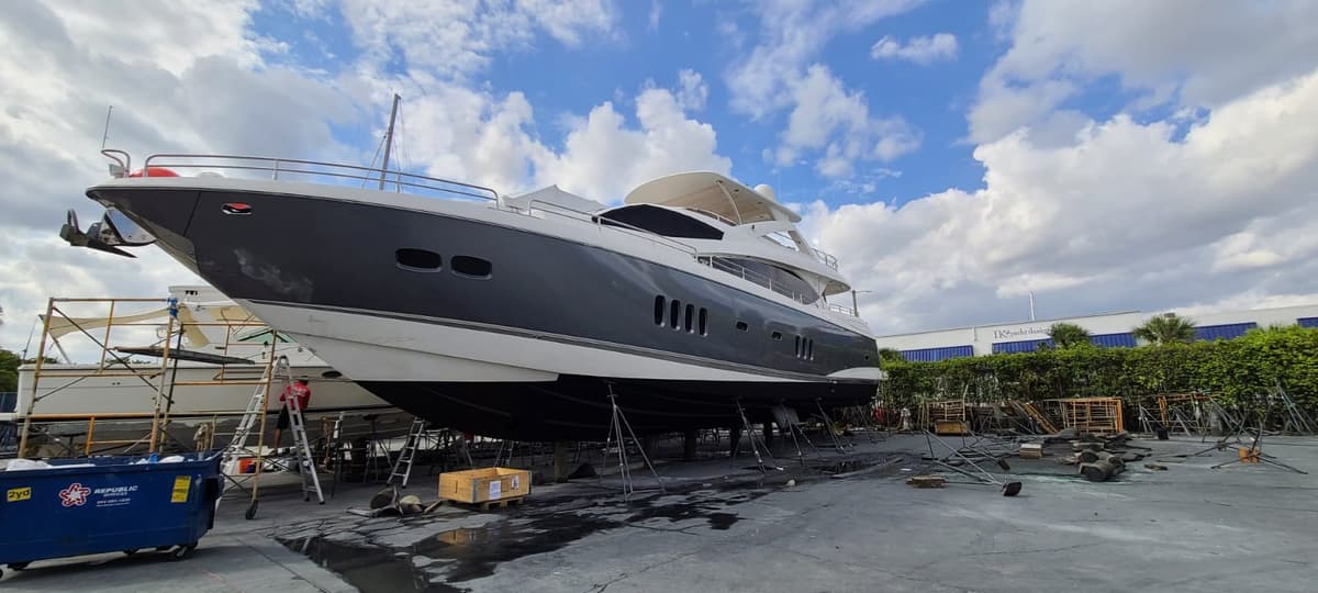 Custom boat wrap in Miami featuring vibrant colors and unique design