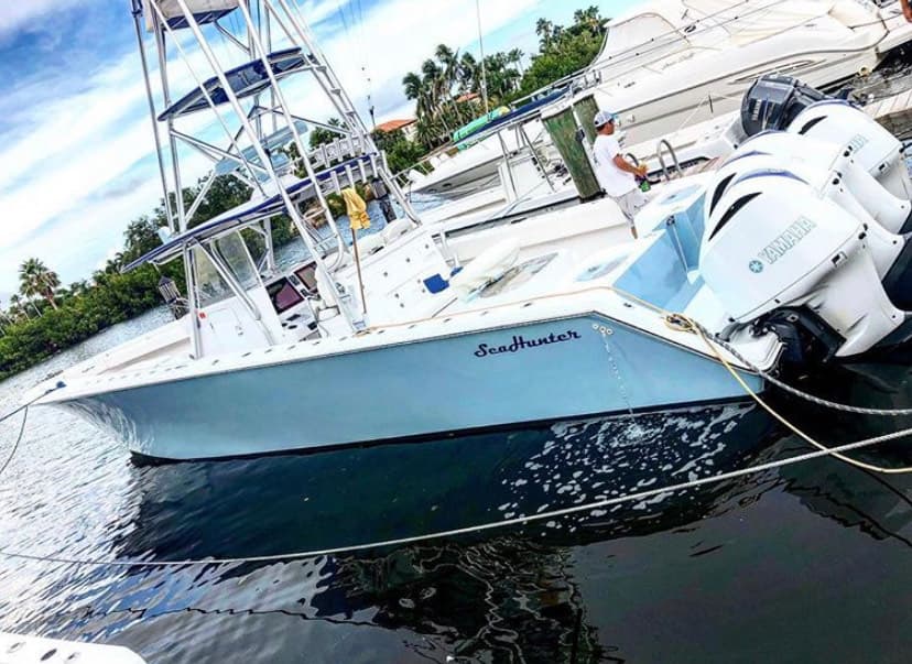 High-quality boat wrap near West Palm Beach - glossy protective coating